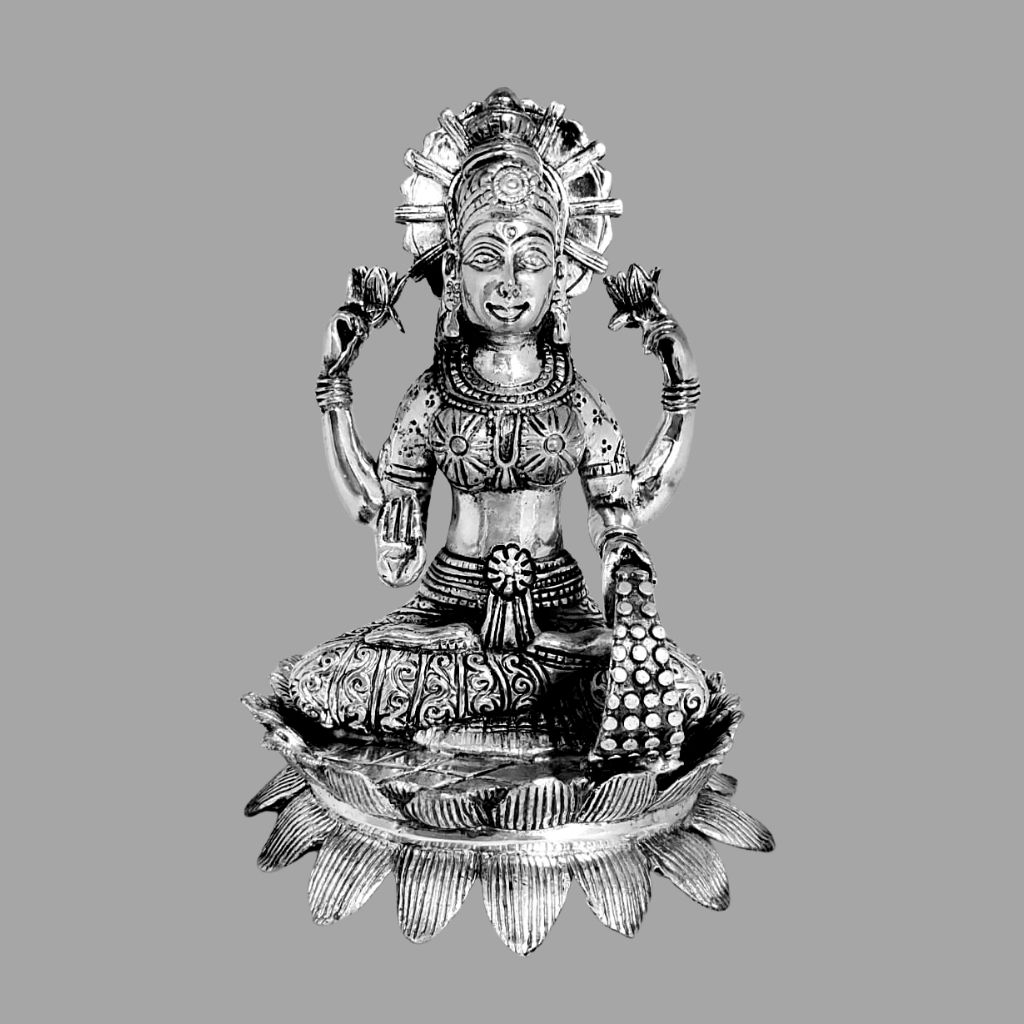 https://www.jewelnidhi.com/img/1610363273AQ LAKSHMI  MODEL 26.jpeg